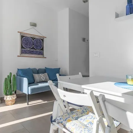 Virgilio - Moderno A 150 M Dal Mare *