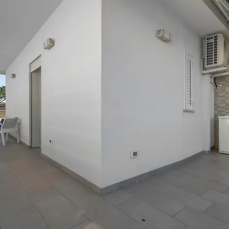 Casa vacanze Virgilio - Moderno A 150 M Dal Mare